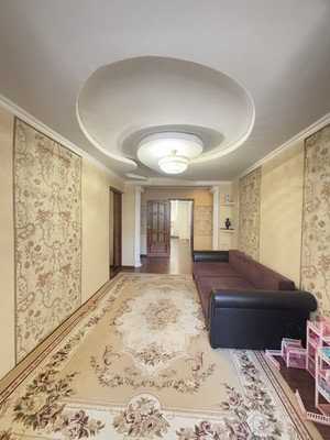 Продам трехкомнатную (3-комн.) квартиру, Ногмова ул, 6, Тырныауз г