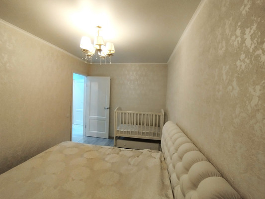 Продам трехкомнатную (3-комн.) квартиру, Индустриальная ул, 25, Липецк г