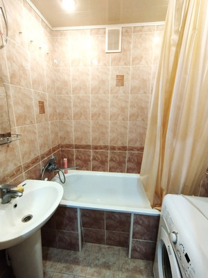 Продам трехкомнатную (3-комн.) квартиру, Индустриальная ул, 25, Липецк г