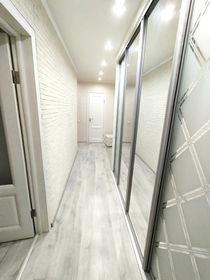 Продам трехкомнатную (3-комн.) квартиру, Индустриальная ул, 25, Липецк г