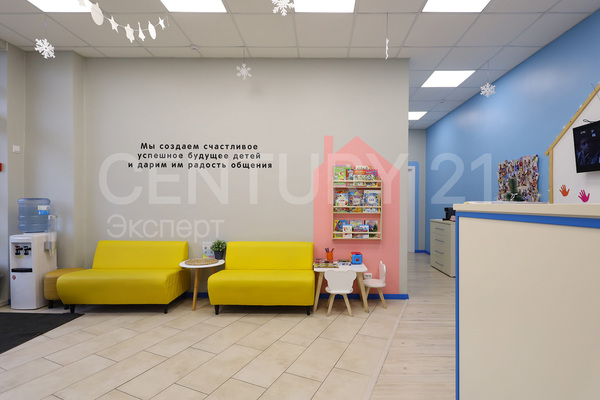 Продам коммерческое помещение 100,9 м2, В.Денисова ул, 18 , Калининград г
