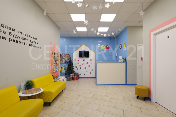 Продам коммерческое помещение 100,9 м2, В.Денисова ул, 18 , Калининград г