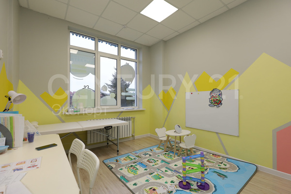 Продам коммерческое помещение 100,9 м2, В.Денисова ул, 18 , Калининград г