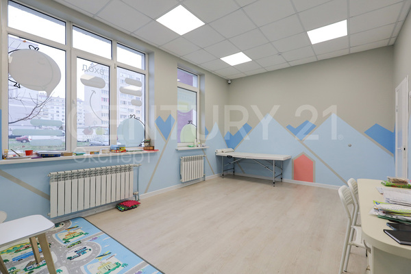 Продам коммерческое помещение 100,9 м2, В.Денисова ул, 18 , Калининград г