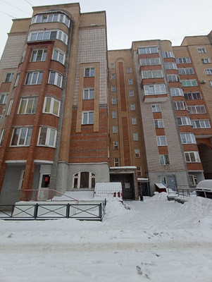 Продам трехкомнатную (3-комн.) квартиру, Розы Люксембург ул, 77, Киров г