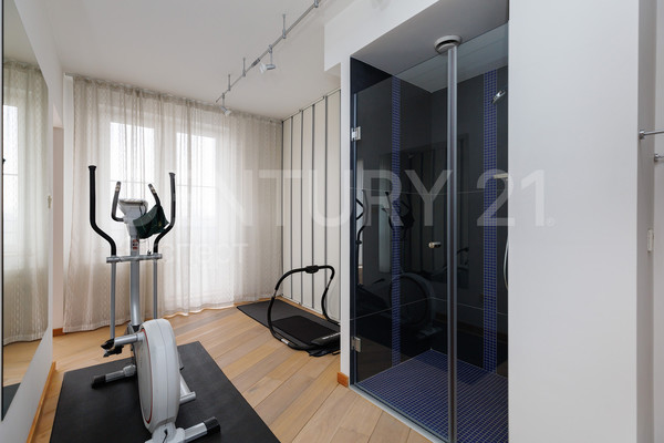 Продам многокомнатную квартиру, Мира пр-кт, 107 , Калининград г