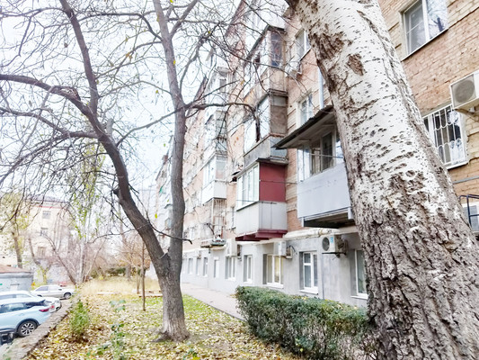 Продам двухкомнатную (2-комн.) квартиру, 1-я линия ул, 58, Ростов-на-Дону г