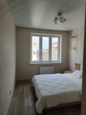 Продам двухкомнатную (2-комн.) квартиру, Крестьянская ул, 27к2, Анапа г