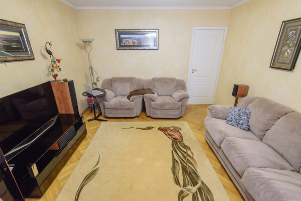 Продам трехкомнатную (3-комн.) квартиру, Зорге ул, 56, Ростов-на-Дону г