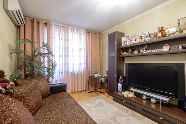 Продам трехкомнатную (3-комн.) квартиру, Зорге ул, 56, Ростов-на-Дону г
