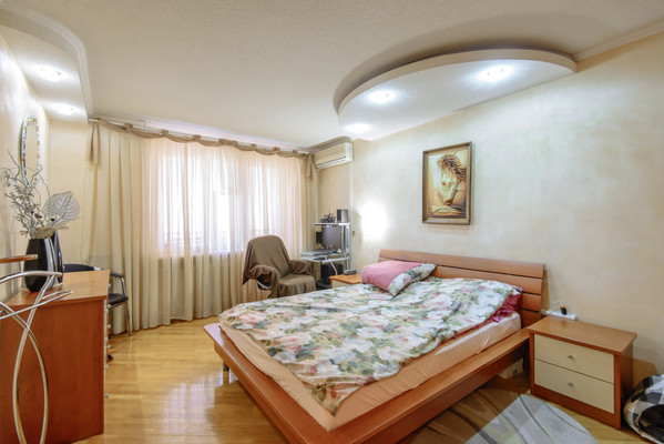Продам трехкомнатную (3-комн.) квартиру, Зорге ул, 56, Ростов-на-Дону г