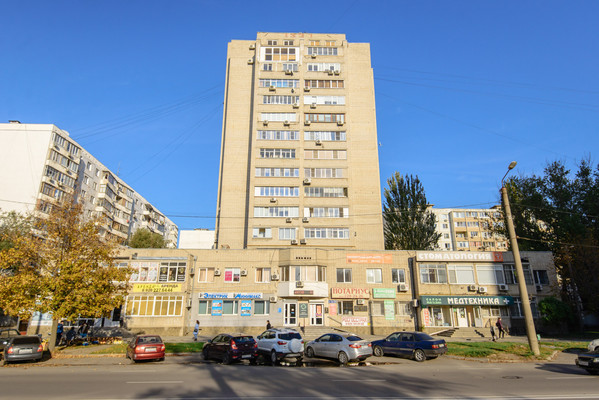 Продам трехкомнатную (3-комн.) квартиру, Зорге ул, 56, Ростов-на-Дону г