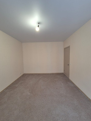 Продам двухкомнатную (2-комн.) квартиру, А.Матросова ул, 15к14, Троицкое с