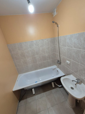 Продам двухкомнатную (2-комн.) квартиру, А.Матросова ул, 15к14, Троицкое с