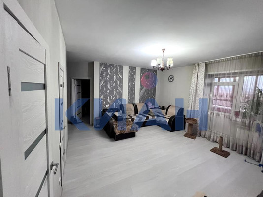 Продам трехкомнатную (3-комн.) квартиру, Мате Залки ул, 7, Красноярск г