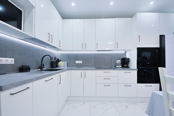 Продам трехкомнатную (3-комн.) квартиру, Новикова ул, 20, Наро-Фоминск г