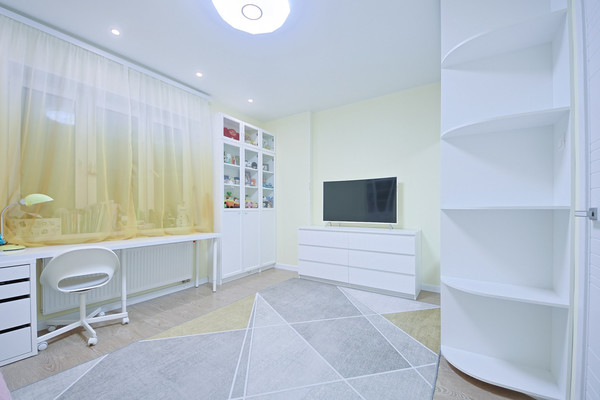 Продам трехкомнатную (3-комн.) квартиру, Новикова ул, 20, Наро-Фоминск г