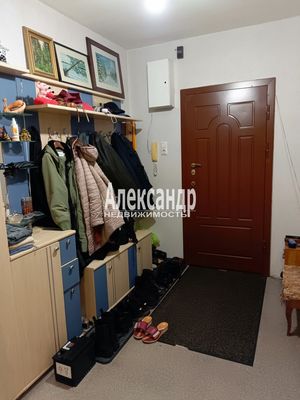 Продам трехкомнатную (3-комн.) квартиру, Авиаконструкторов пр-кт, 32, Санкт-Петербург г