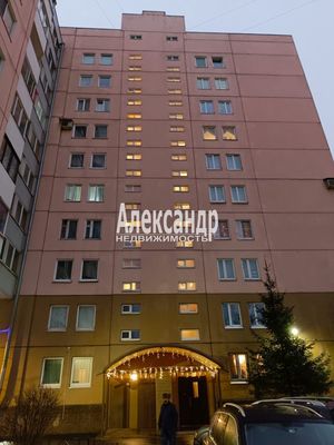 Продам трехкомнатную (3-комн.) квартиру, Авиаконструкторов пр-кт, 32, Санкт-Петербург г