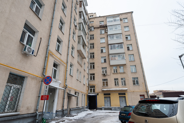 Продам двухкомнатную (2-комн.) квартиру, 1-я Дубровская ул, 13, Москва г