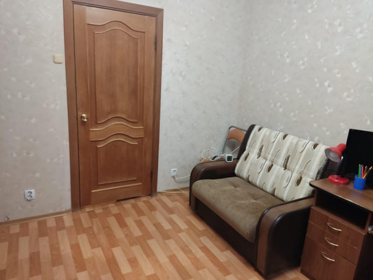 Продам двухкомнатную (2-комн.) квартиру, Малая Карпатская ул, 9к1, Санкт-Петербург г