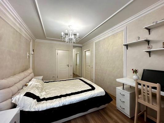 Продам многокомнатную квартиру, Сурикова ул, 14к1, Киров г