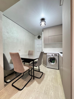 Продам трехкомнатную (3-комн.) квартиру, Байсултанова ул, 21, Нальчик г