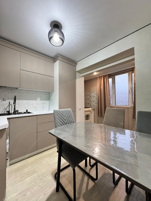 Продам трехкомнатную (3-комн.) квартиру, Байсултанова ул, 21, Нальчик г