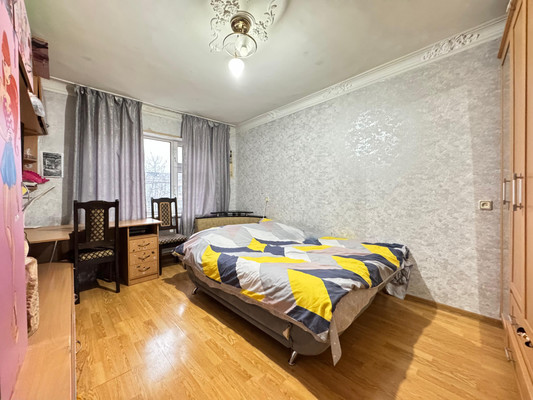 Продам трехкомнатную (3-комн.) квартиру, Байсултанова ул, 21, Нальчик г