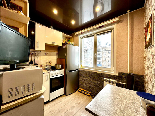 Продам трехкомнатную (3-комн.) квартиру, Пугачева ул, 14Б, Киров г