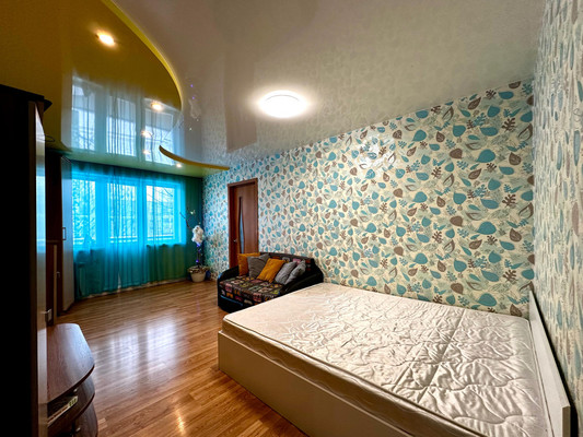 Продам трехкомнатную (3-комн.) квартиру, Пугачева ул, 14Б, Киров г
