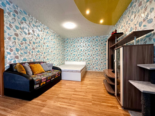Продам трехкомнатную (3-комн.) квартиру, Пугачева ул, 14Б, Киров г