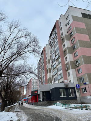 Продам трехкомнатную (3-комн.) квартиру, 40-летия Победы ул, 31, Челябинск г