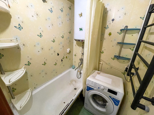 Продам двухкомнатную (2-комн.) квартиру, 2-й Микрорайон ул, 27, Эльбан рп