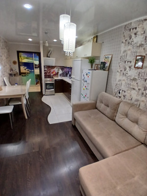Продам трехкомнатную (3-комн.) квартиру, Азина ул, 17, Киров г