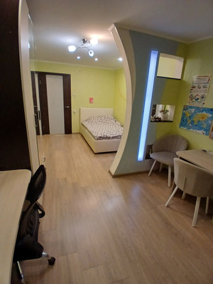 Продам трехкомнатную (3-комн.) квартиру, Азина ул, 17, Киров г