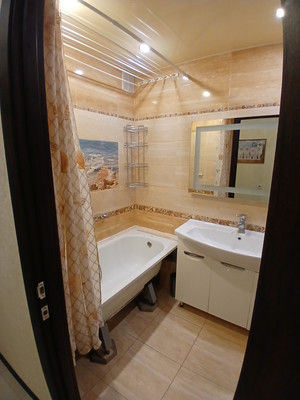 Продам трехкомнатную (3-комн.) квартиру, Азина ул, 17, Киров г