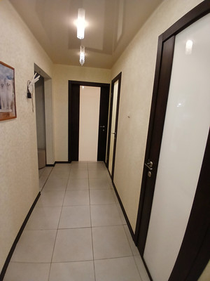 Продам трехкомнатную (3-комн.) квартиру, Азина ул, 17, Киров г
