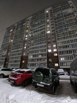 Продам трехкомнатную (3-комн.) квартиру, Азина ул, 17, Киров г