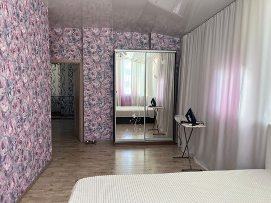 Продам трехкомнатную (3-комн.) квартиру, Загородная ул, 17б, Ялта г