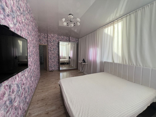 Продам трехкомнатную (3-комн.) квартиру, Загородная ул, 17б, Ялта г