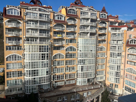 Продам трехкомнатную (3-комн.) квартиру, Загородная ул, 17б, Ялта г
