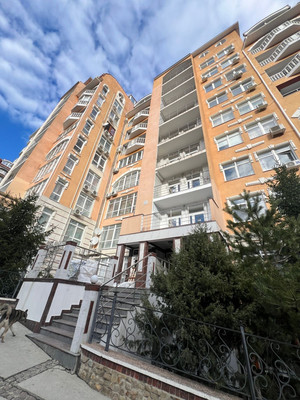 Продам трехкомнатную (3-комн.) квартиру, Загородная ул, 17б, Ялта г