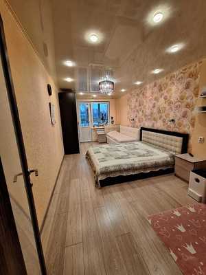 Продам трехкомнатную (3-комн.) квартиру, Азина ул, 17, Киров г