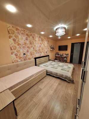 Продам трехкомнатную (3-комн.) квартиру, Азина ул, 17, Киров г