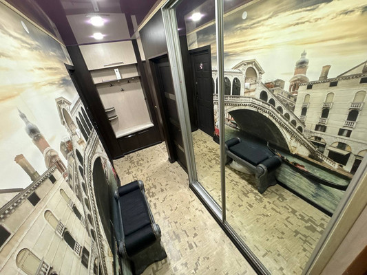 Продам трехкомнатную (3-комн.) квартиру, Интернациональный пр-кт, 29к2, Комсомольск-на-Амуре г