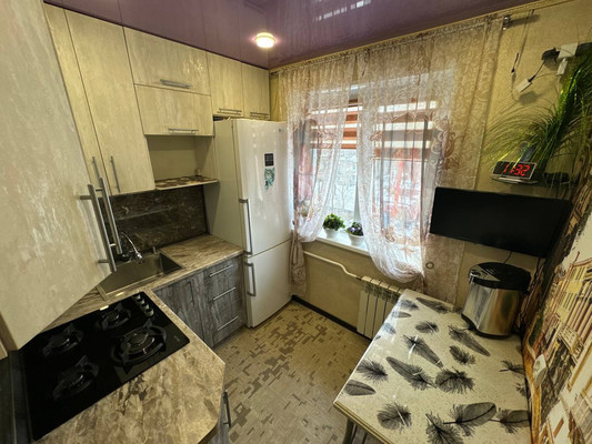 Продам трехкомнатную (3-комн.) квартиру, Интернациональный пр-кт, 29к2, Комсомольск-на-Амуре г