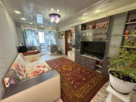 Продам трехкомнатную (3-комн.) квартиру, Интернациональный пр-кт, 29к2, Комсомольск-на-Амуре г