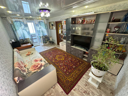 Продам трехкомнатную (3-комн.) квартиру, Интернациональный пр-кт, 29к2, Комсомольск-на-Амуре г