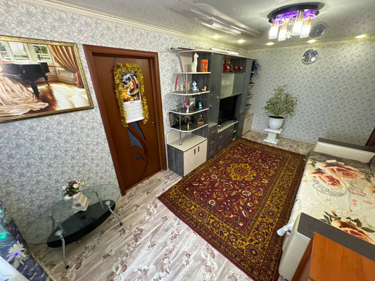 Продам трехкомнатную (3-комн.) квартиру, Интернациональный пр-кт, 29к2, Комсомольск-на-Амуре г